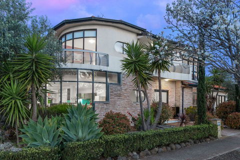 Villa De Marseilles Melbourne - Darwin Holiday 2