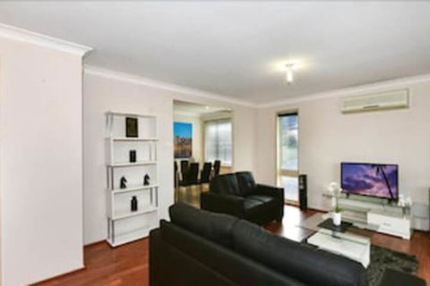 Bass House - Darwin Holiday 3