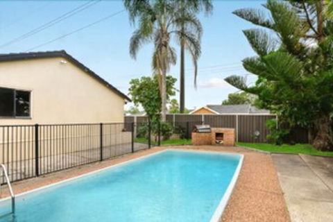 Bass House - Darwin Holiday 2