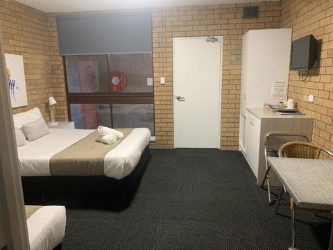 Alpine Hotel Bright - Darwin Holiday 1