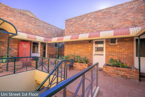 Clocktower Apartment Hotel - Darwin Holiday 3
