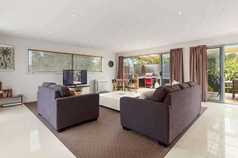 170 Hazards View Unit 2 - Darwin Holiday 3