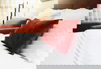 Bunkz N Brekkiez - Darwin Holiday 0