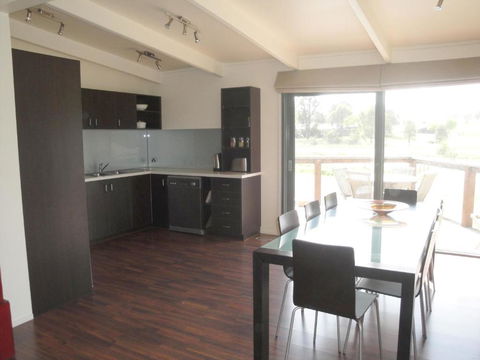Off Mountain Accommodation - Darwin Holiday 5