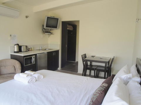 Off Mountain Accommodation - Darwin Holiday 6