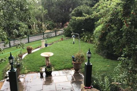 The Olde Devonshire House - Darwin Holiday 5