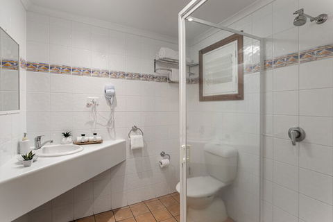 Sunlit Waters Studio Apartments - Darwin Holiday 6