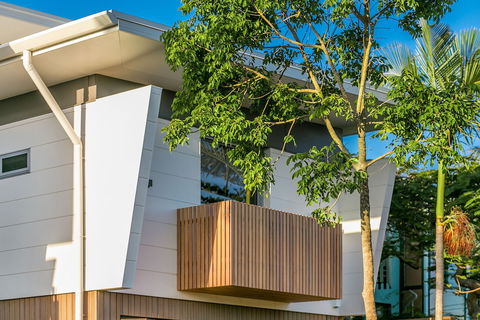 A PERFECT STAY - KoKo's Beach Houses 1 And 2 - Darwin Holiday 0