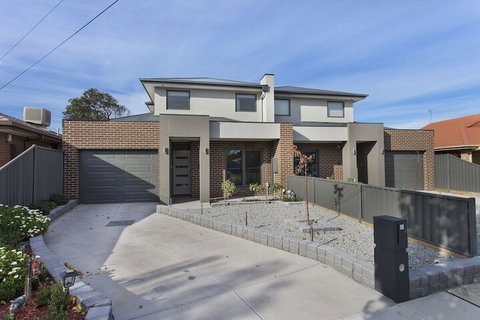 Bradford Place Melbourne - Darwin Holiday 3