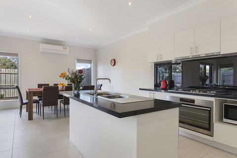 Bradford Place Melbourne - Darwin Holiday 1