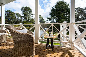 Lake Daylesford Apartments 2A - Darwin Holiday 0