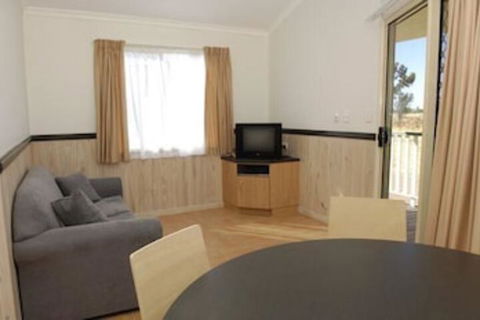 Longreach Tourist Park Caravan Park - Darwin Holiday 4