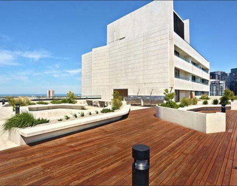 StayCentral - NGV Arts Centre Retreat - Darwin Holiday 5