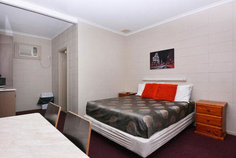 Motel Poinsettia - Darwin Holiday 5