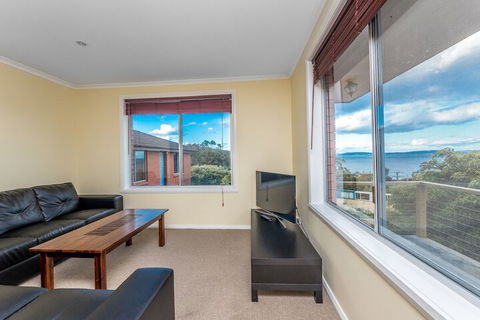 Family Home At Kingston Beach - Darwin Holiday 5