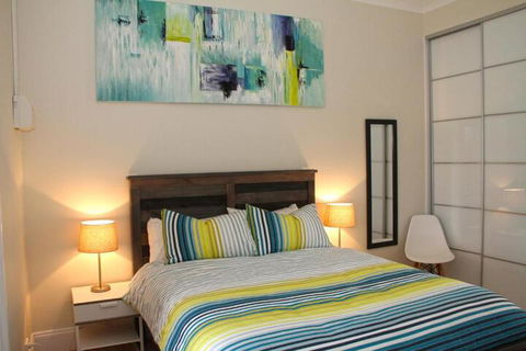 Smugglers Inn Studio Apartments - Darwin Holiday 5