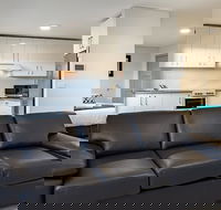 Hamilton on Beaumont - Darwin Holiday