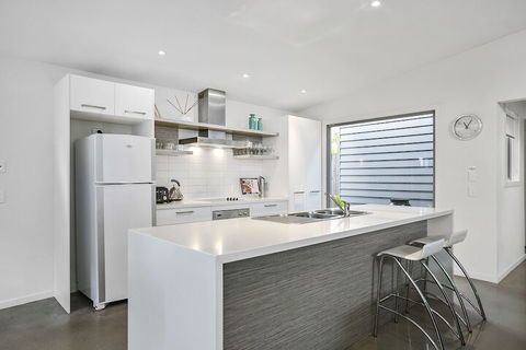 Living The Beach Dream - Rejuvenate Stays - Darwin Holiday 4