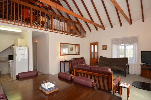 Madigan Wine Country Cottages - Darwin Holiday 3