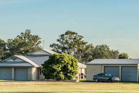 Madigan Wine Country Cottages - Darwin Holiday 2