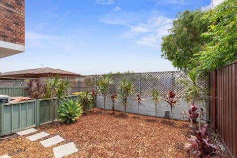 The Pines 5 - Darwin Holiday 4