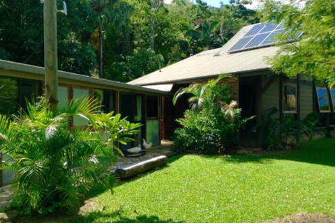 Butterfly Studio - Darwin Holiday 0