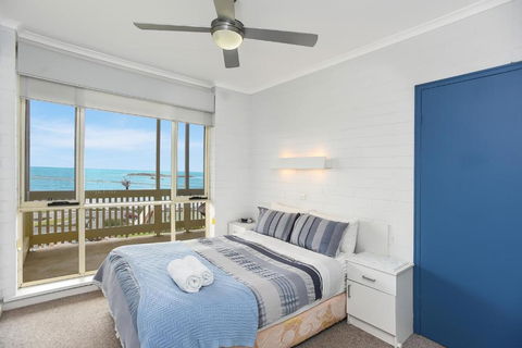 The Dolphins Beachfront Apartments - Darwin Holiday 1