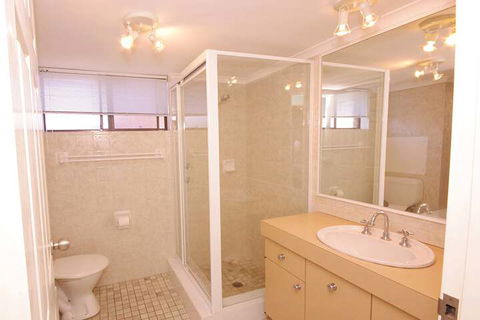 Pelican Place - Darwin Holiday 2