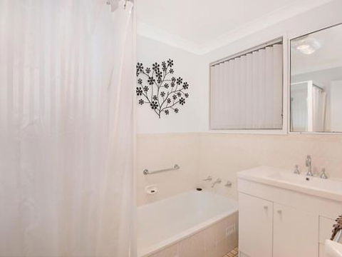 Toukley Lake House - Darwin Holiday 6