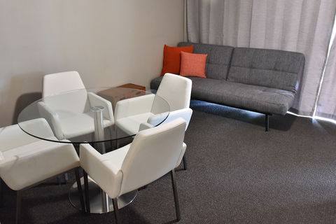 Dutchies Motel Nelson Bay - Darwin Holiday 1