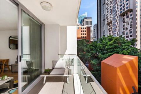 Sydney 1 Bed Modern Self Contained Apartment (402ALB) - Darwin Holiday 4