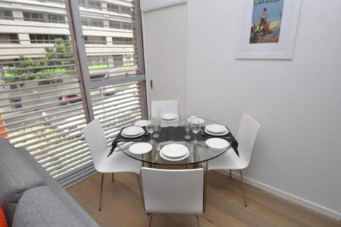 Sydney 1 Bed Modern Self Contained Apartment (402ALB) - Darwin Holiday 6