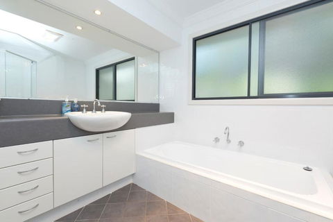 Brae Villa - Darwin Holiday 4