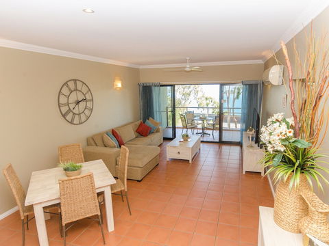 Compass Point - Darwin Holiday 5