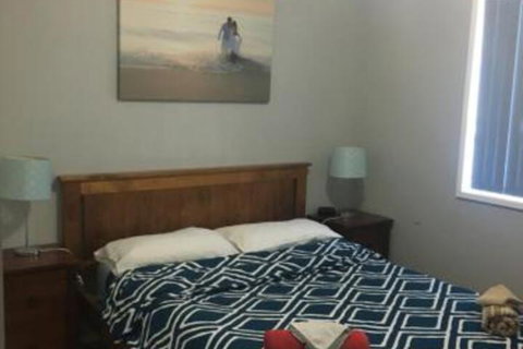 Green Meadow - Darwin Holiday 6