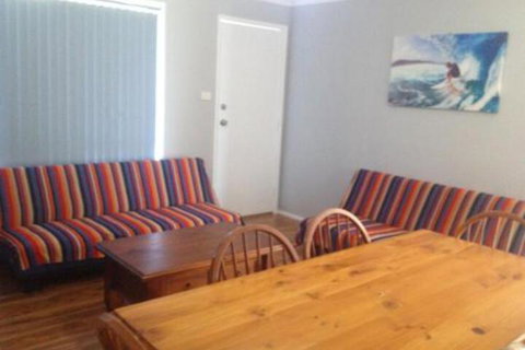 Green Meadow - Darwin Holiday 3