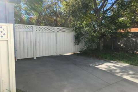 Green Meadow - Darwin Holiday 2