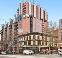 Anchor On Paramount - Darwin Holiday