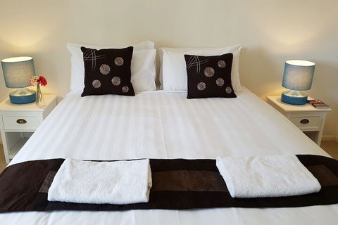 Anchor On Paramount - Darwin Holiday 3