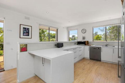 Coastal Retreat In Blairgowrie - Darwin Holiday 3