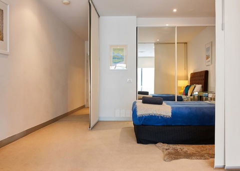 Luxury River Views Apartment - Darwin Holiday 5