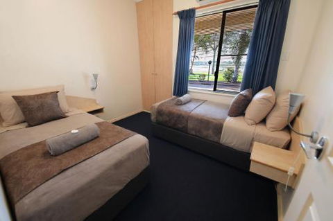 Lakeview Apartments - Darwin Holiday 1