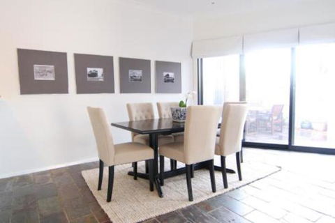 Beach Haven Poolside - Darwin Holiday 2