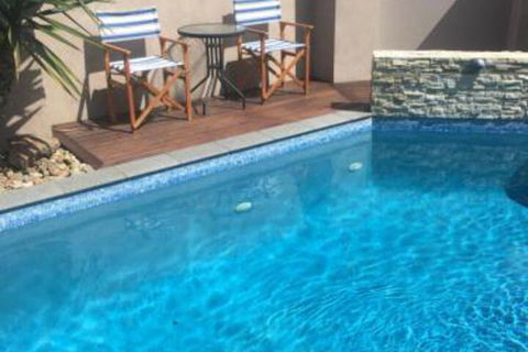 Beach Haven Poolside - Darwin Holiday 4