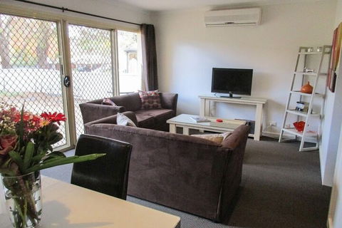 Angaston Mews Apartments - Darwin Holiday 4