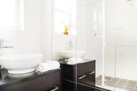 Angaston Mews Apartments - Darwin Holiday 5