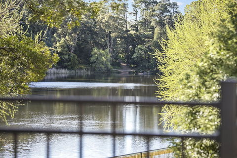 Lakes Edge - Darwin Holiday 1