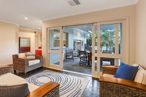 The Pod - Darwin Holiday 3