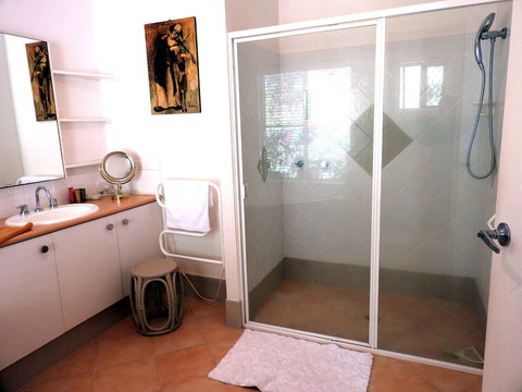 Howies Place Noosa - Darwin Holiday 4