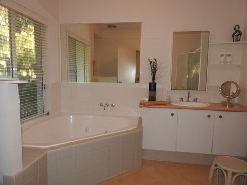 Howies Place Noosa - Darwin Holiday 1